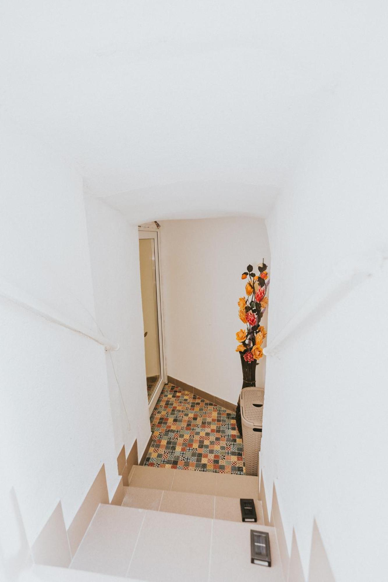 Locart -Cozy Downtown Apartment, Near Black Church With Free Wi-Fi Brasov Ngoại thất bức ảnh
